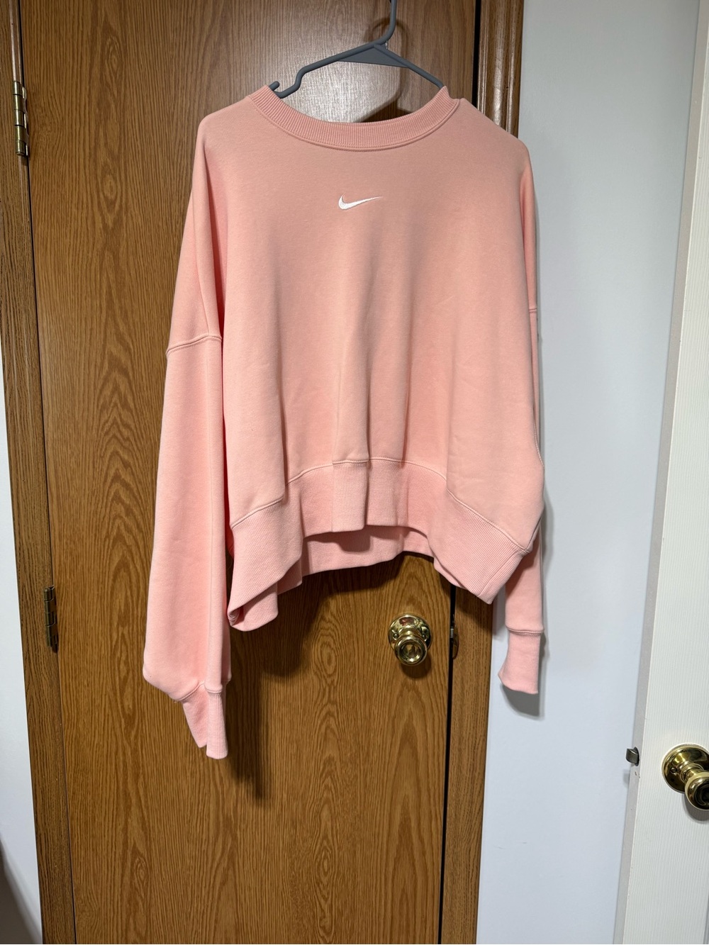 Nike Light Pink Cropped Crewneck Sweatshirt with White Swoosh
